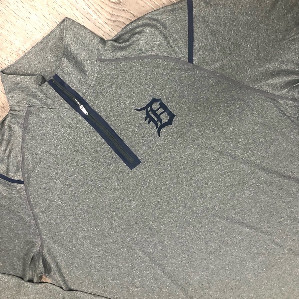 Detroit Tigers Gray Quarter-Zip Pullover with Logo - Picture 3 of 3